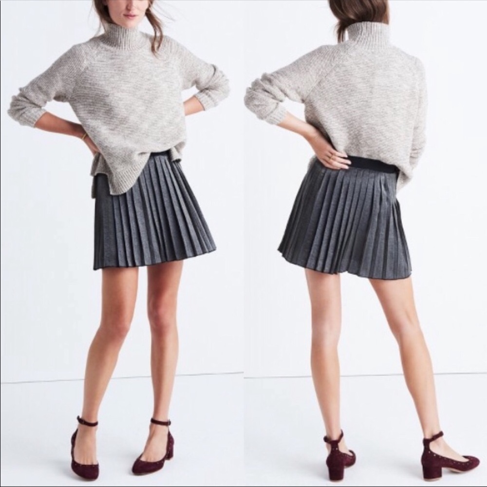 ✨SOLD✨Madewell Pleated Shimmer Metallic Mini Skirt - Picture 3 of 8